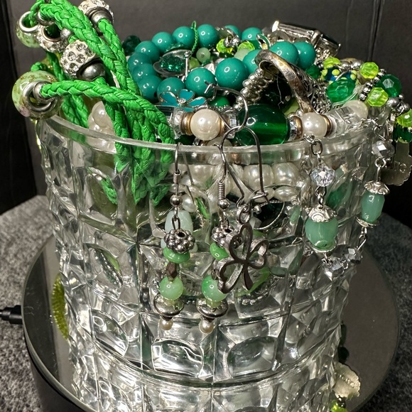 🍀 Irish Green & Silver Mystery Jewelry Jar 🍀 - Picture 3 of 9